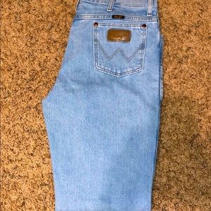 Men’s lightwash Wranglers